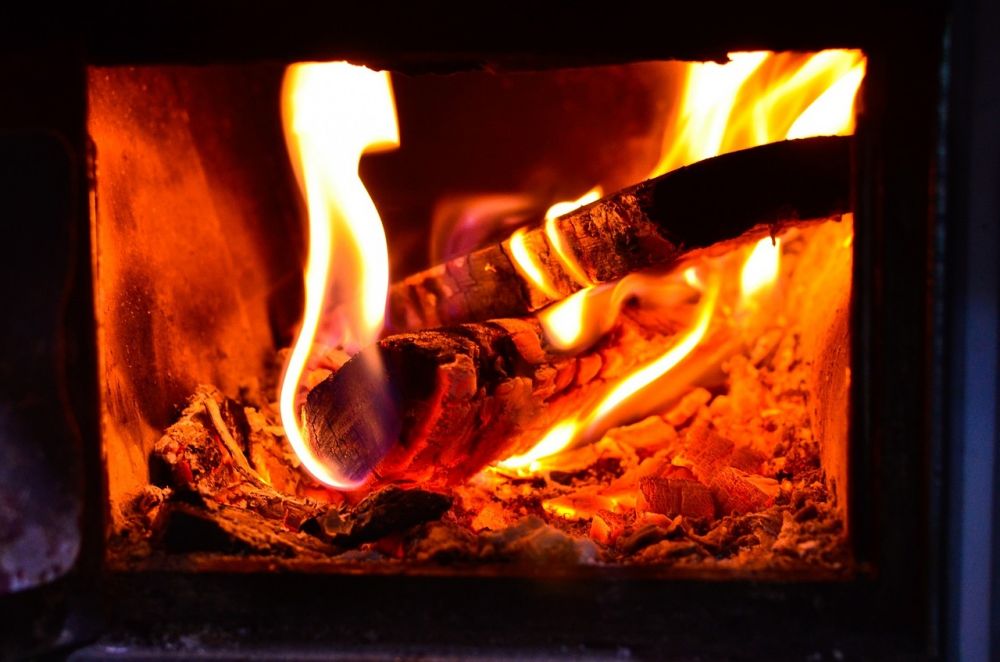 Kakelugnar i Skåne: En Värmande Tradition i det Skånska Hemmet